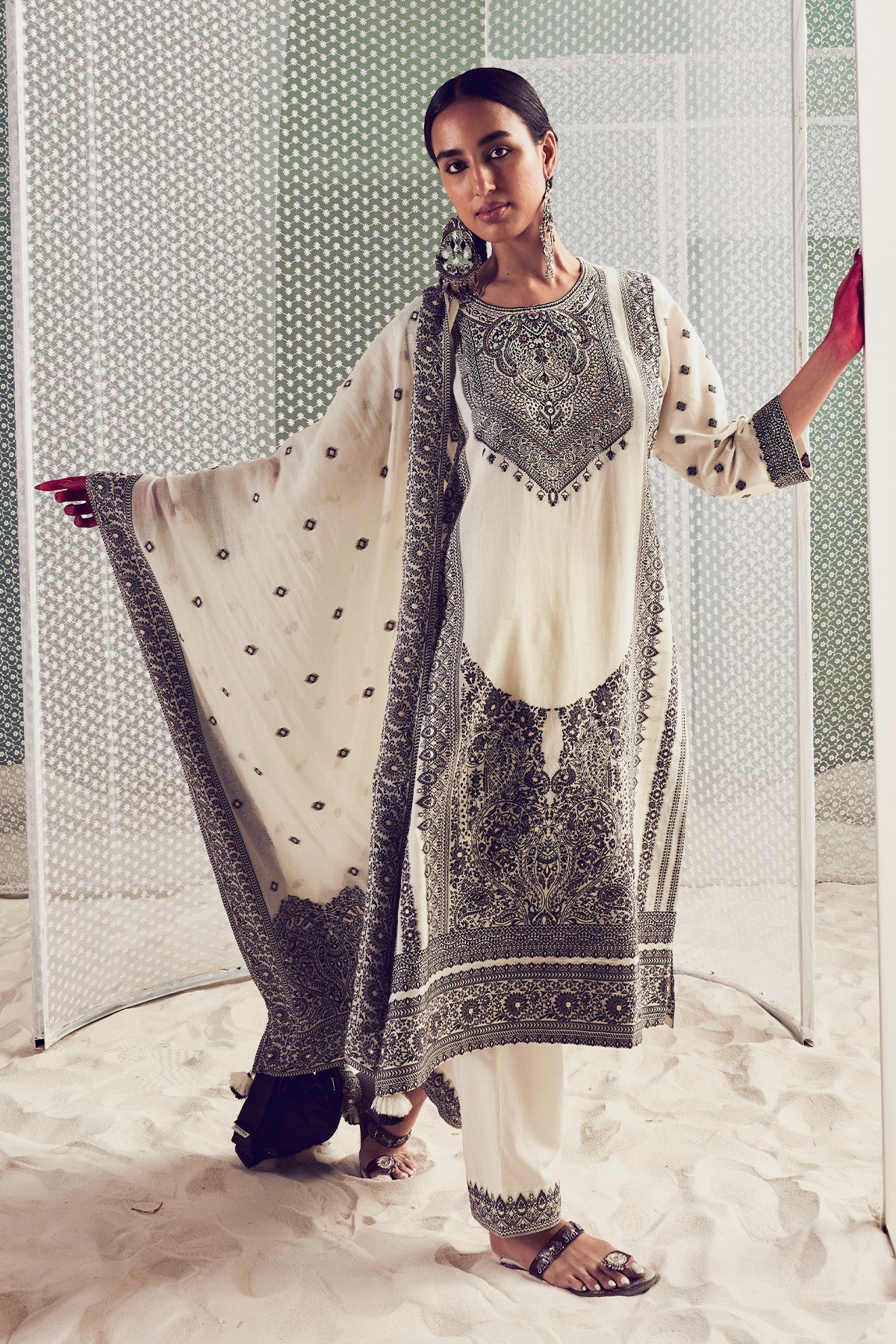 Tejassvi Prakash Elegant Printed Cotton Kurta Set with Dupatta