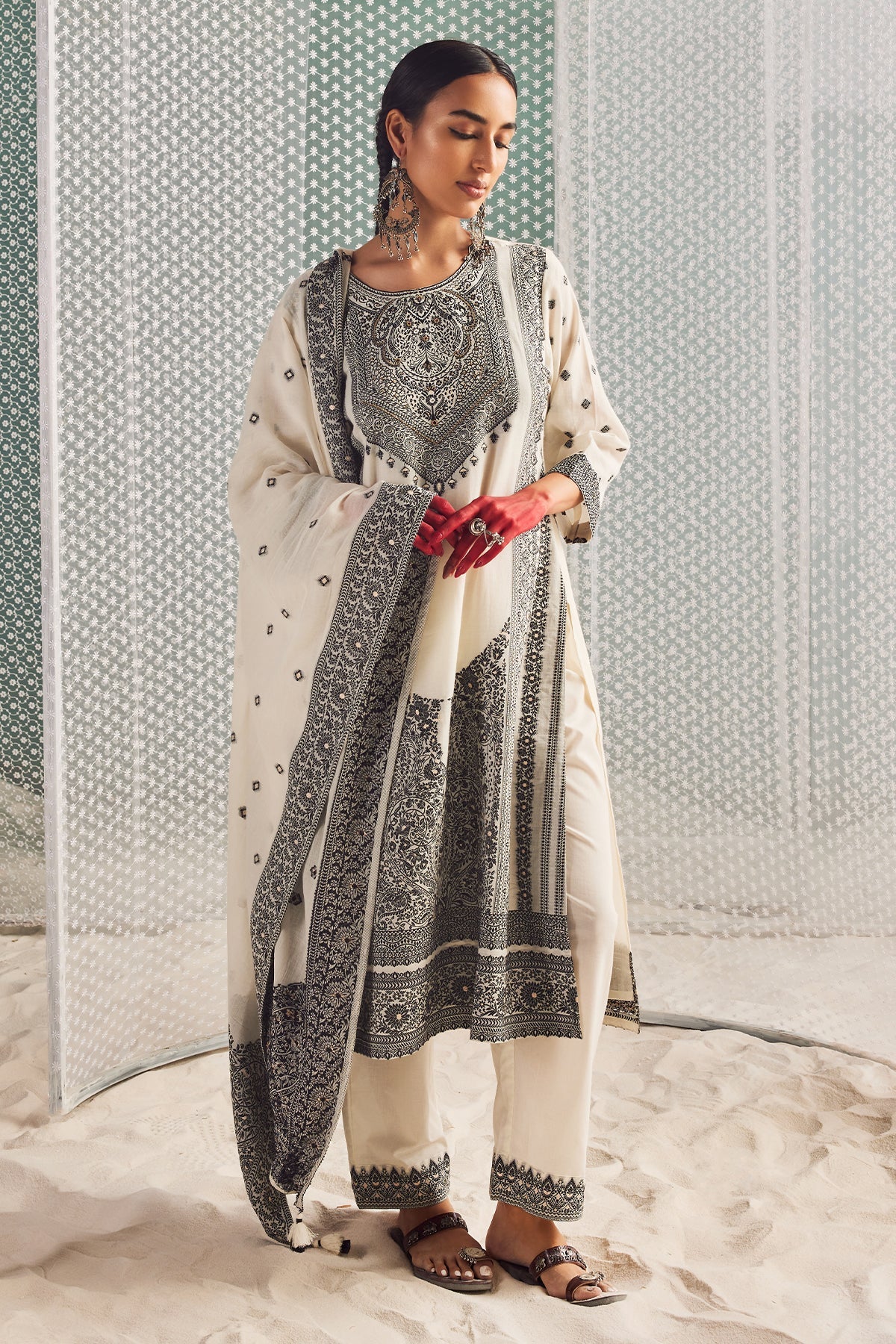 Tejassvi Prakash Elegant Printed Cotton Kurta Set with Dupatta