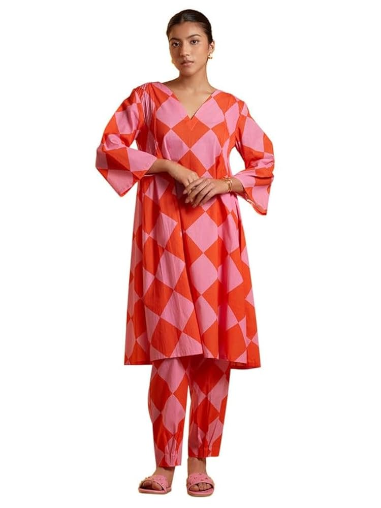 Karisma Kapoor inspired Geometric Printed Coord Set