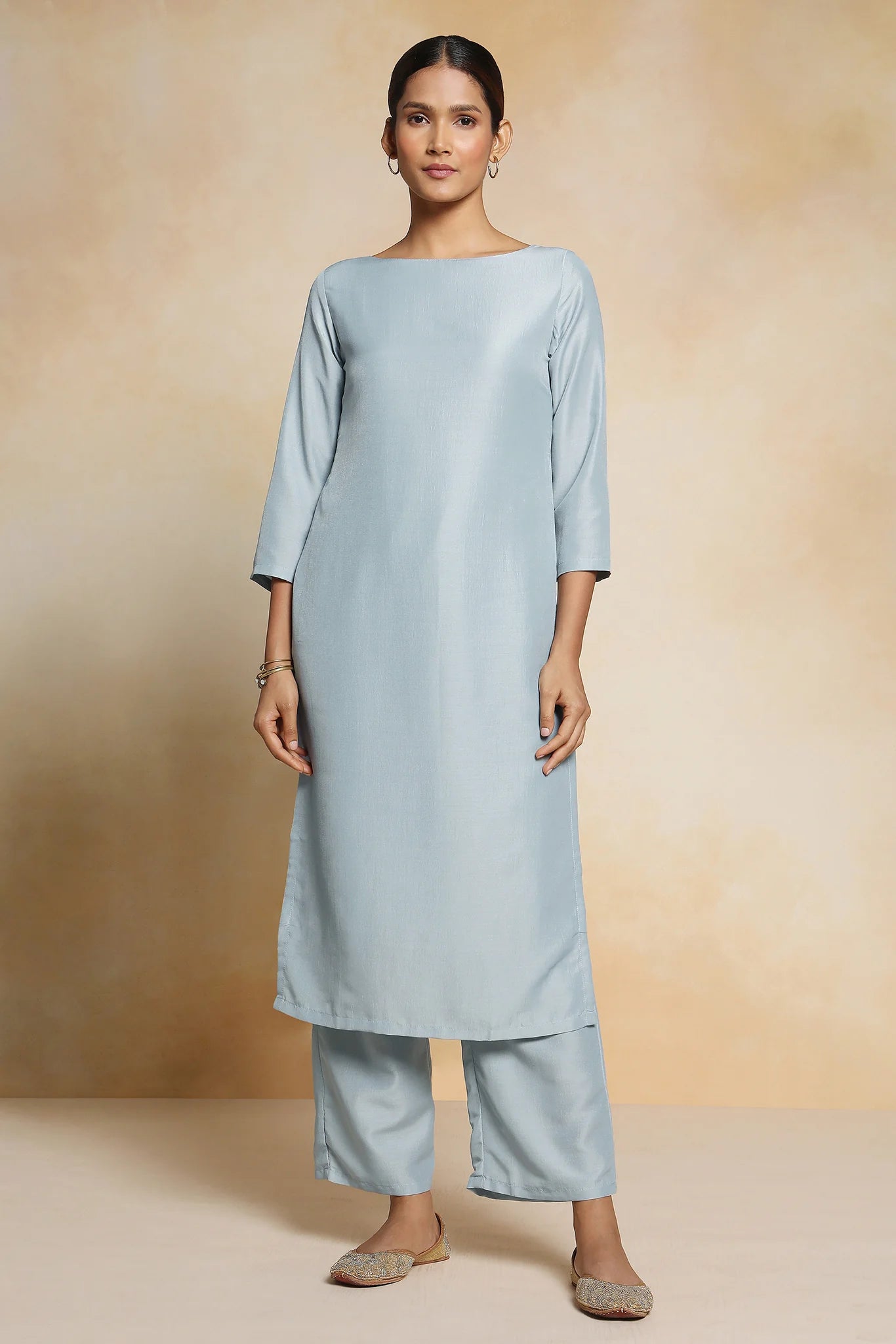 Himanshi Khurrana Misty Blue Kurta Set with Dupatta